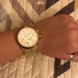 Michael Joe’s oversized watch